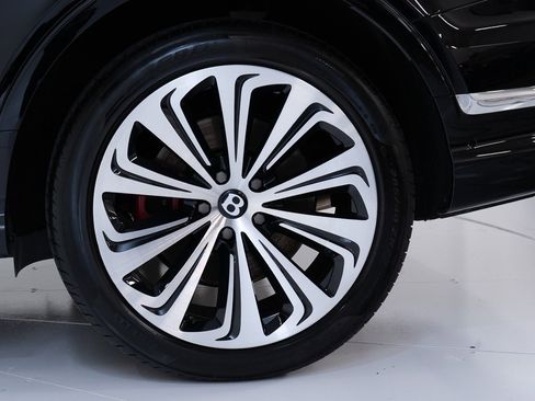 Certified 2021 Bentley Bentayga image 45