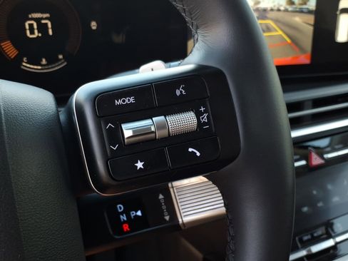 Used 2025 Hyundai Santa Fe SEL FWD image 25