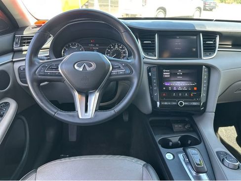 Used 2023 INFINITI QX50 Luxe FWD image 8