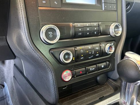 Used 2022 Ford Mustang GT w/ Black Accent Package RWD image 34