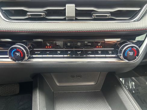 Used 2025 Chevrolet Equinox RS image 38