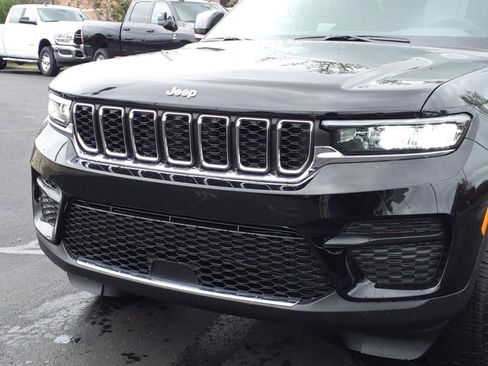 Used 2025 Jeep Grand Cherokee Laredo X w/ Luxury Tech Group I image 21