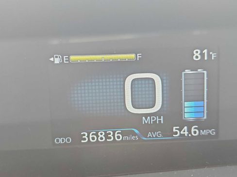 Used 2022 Toyota Prius LE image 16