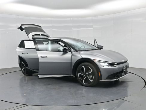 Certified 2022 Kia EV6 GT-Line w/ First Edition Package AWD/4WD image 34