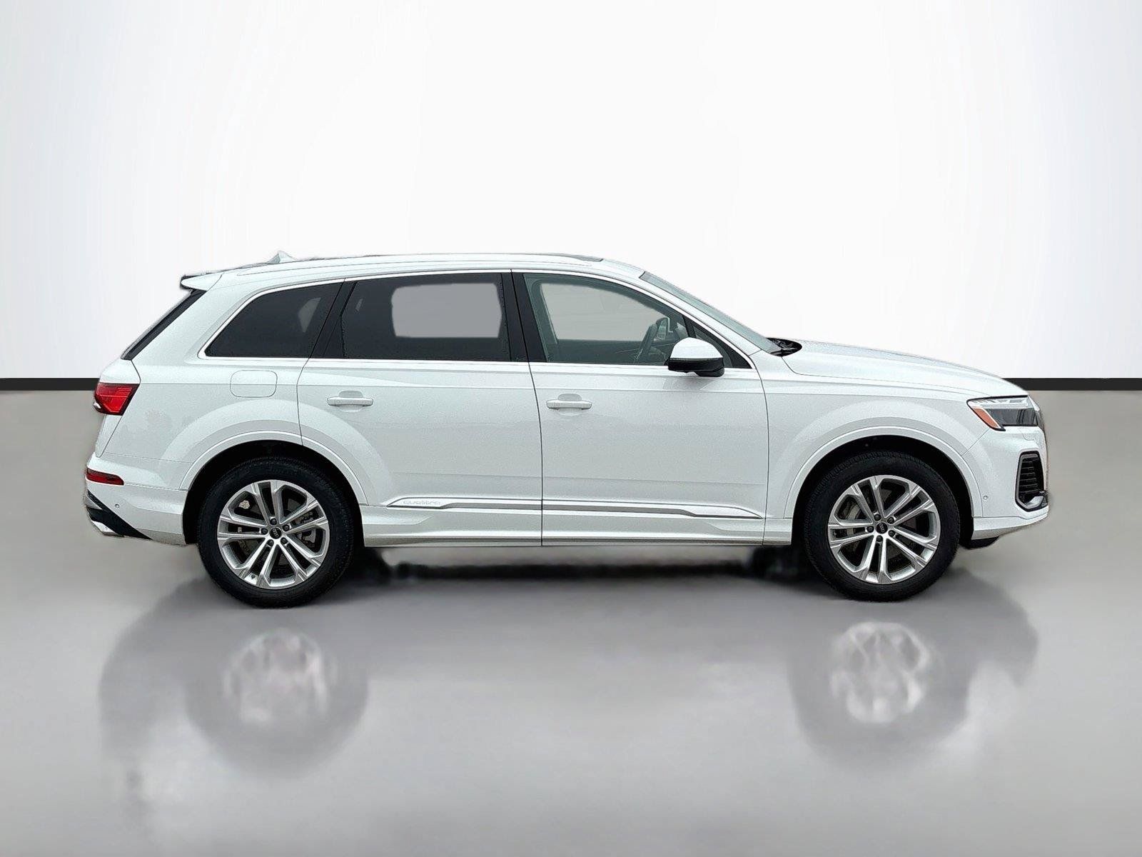 Used 2025 Audi Q7 3.0T Premium Plus AWD/4WD image 18