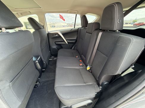 Used 2018 Toyota RAV4 XLE FWD image 25