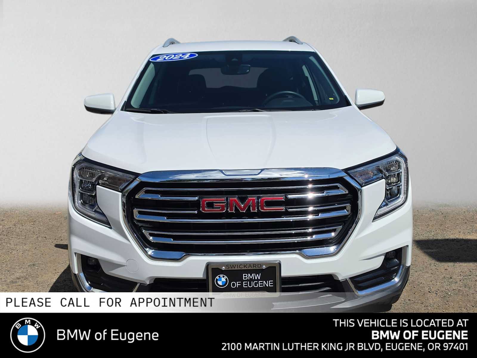 Used 2024 GMC Terrain SLT AWD/4WD image 8