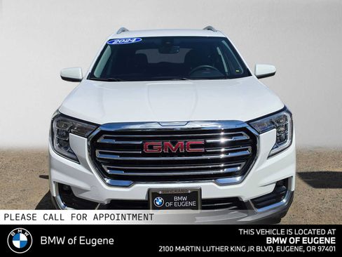 Used 2024 GMC Terrain SLT AWD/4WD image 8
