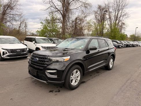 Used 2020 Ford Explorer XLT w/ Equipment Group 202A AWD/4WD image 8