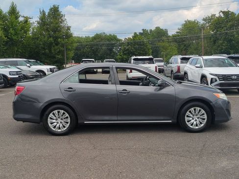 Used 2012 Toyota Camry LE FWD image 2