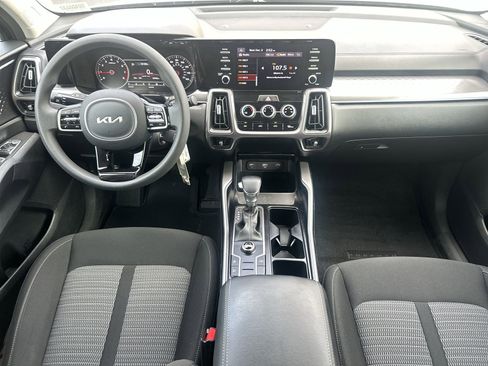 Used 2023 Kia Sorento LX image 18