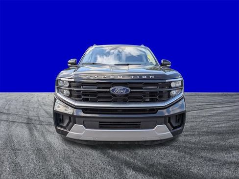 Used 2025 Ford Expedition Max Platinum AWD/4WD image 9