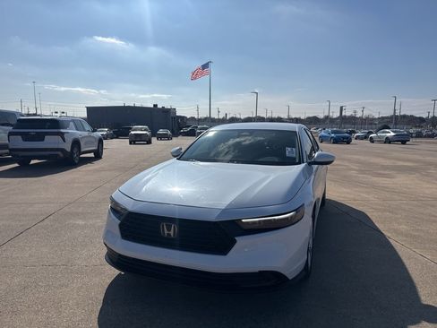 Used 2024 Honda Accord LX image 5