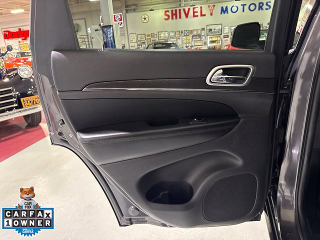 Used 2018 Jeep Grand Cherokee Limited AWD/4WD image 32