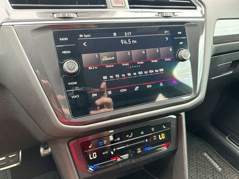 Used 2024 Volkswagen Tiguan SEL R-Line image 12