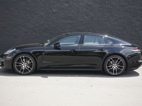 Certified 2023 Porsche Panamera image 2