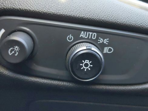 Used 2021 Chevrolet Malibu LT image 28