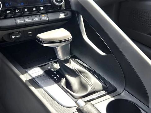 Used 2025 Hyundai Elantra Sport image 12