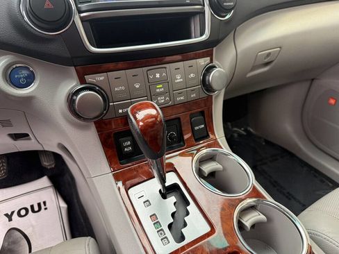Used 2013 Toyota Highlander Limited image 12