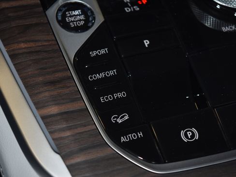 New 2026 BMW X5 xDrive40i w/ Executive Package image 14