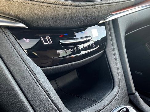 Used 2021 Cadillac XT5 Premium Luxury image 27