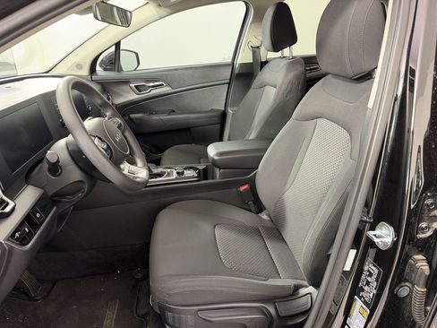 Used 2023 Kia Sportage LX AWD/4WD image 5