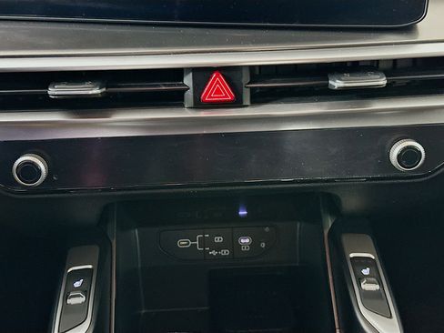 Used 2024 Kia Sorento S image 24