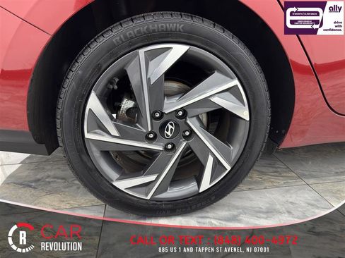 Used 2024 Hyundai Elantra Limited FWD image 11