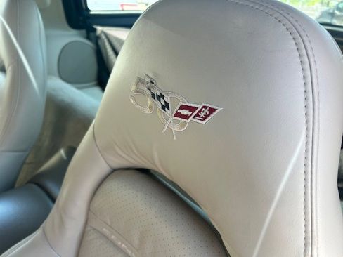 Used 2003 Chevrolet Corvette Coupe w/ Preferred Equipment Group RWD image 15