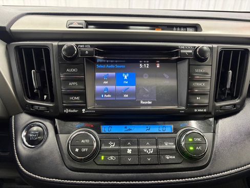 Used 2018 Toyota RAV4 XLE AWD/4WD image 25