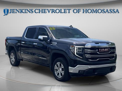 Used 2025 GMC Sierra 1500 SLT AWD/4WD image 12