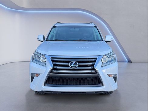Used 2014 Lexus GX 460 image 2