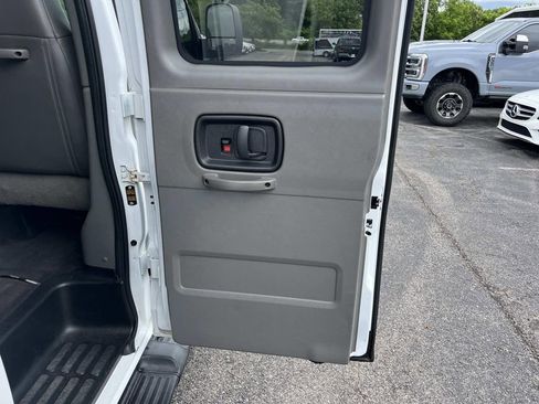 Used 2020 Chevrolet Express 3500 LT w/ LT Preferred Equipment Group RWD image 17