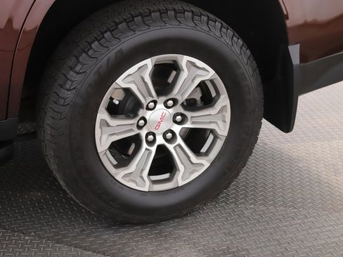 Used 2022 GMC Yukon SLE image 14