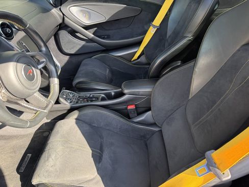 Used 2017 McLaren 570S image 10