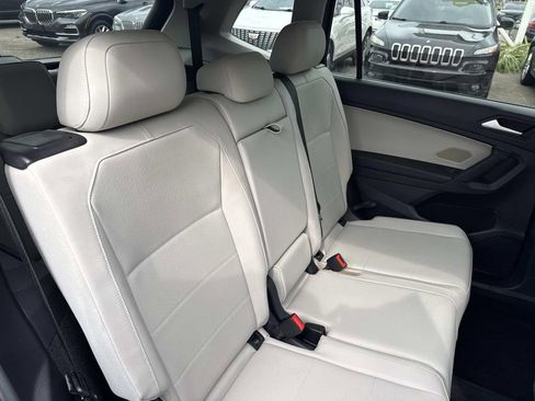 Used 2019 Volkswagen Tiguan SE w/ Panoramic Sunroof Package FWD image 11
