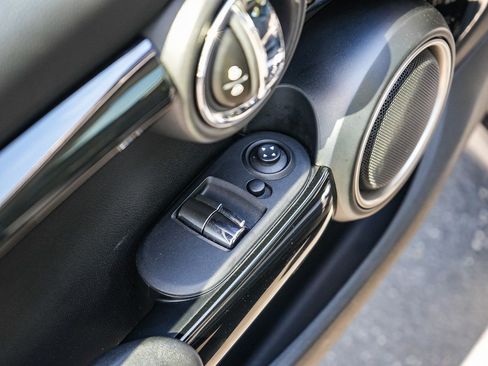 Used 2015 MINI Cooper S FWD image 18
