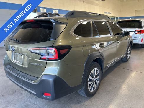 Used 2025 Subaru Outback Premium w/ Popular Package #1A AWD/4WD image 3