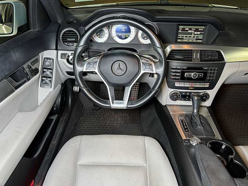 Used 2014 Mercedes-Benz C 300 4MATIC Sedan image 38