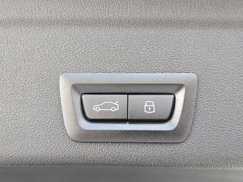 New 2026 BMW X6 M60i image 13