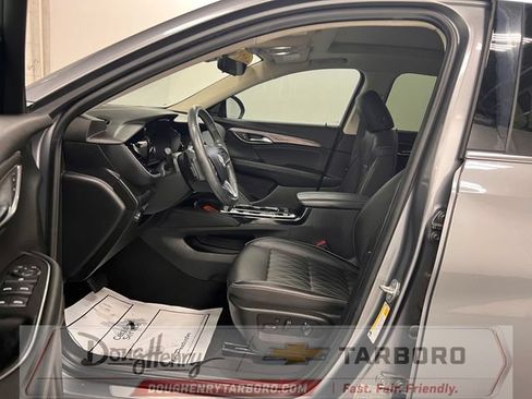 Used 2021 Buick Envision Avenir w/ Technology Package II FWD image 29