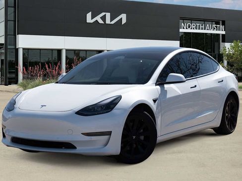 Used 2022 Tesla Model 3 Long Range image 1