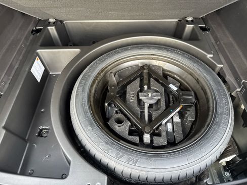 Used 2024 Chevrolet Blazer LT w/ Convenience Package image 16