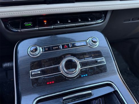 Used 2021 Lincoln Nautilus Reserve w/ Equipment Group 201A image 16