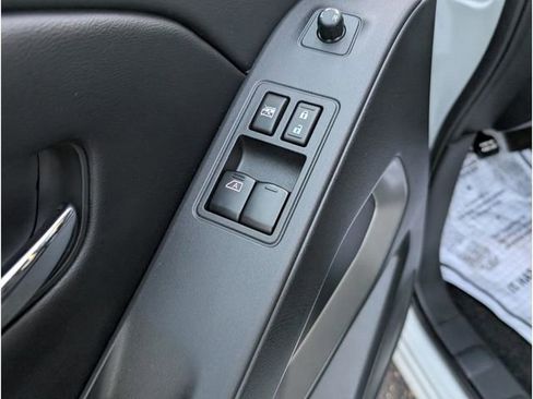 Certified 2025 Nissan Frontier SV image 15