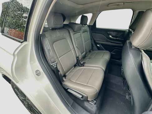 Used 2023 Lincoln Corsair Reserve w/ Equipment Group 201A FWD image 27