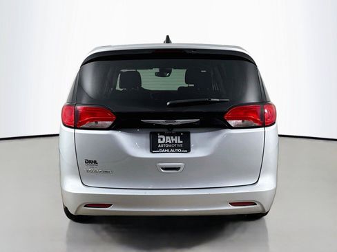 Used 2023 Chrysler Voyager LX FWD image 12