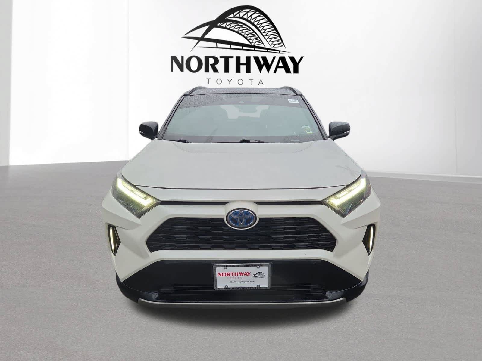 Used 2022 Toyota RAV4 XSE w/ XSE Grade Weather Package AWD/4WD image 8