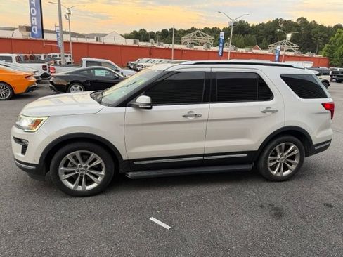 Used 2018 Ford Explorer Limited w/ Equipment Group 301A FWD image 2
