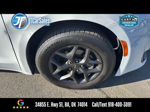 Used 2020 Chrysler Pacifica Touring w/ S Appearance Package image 41